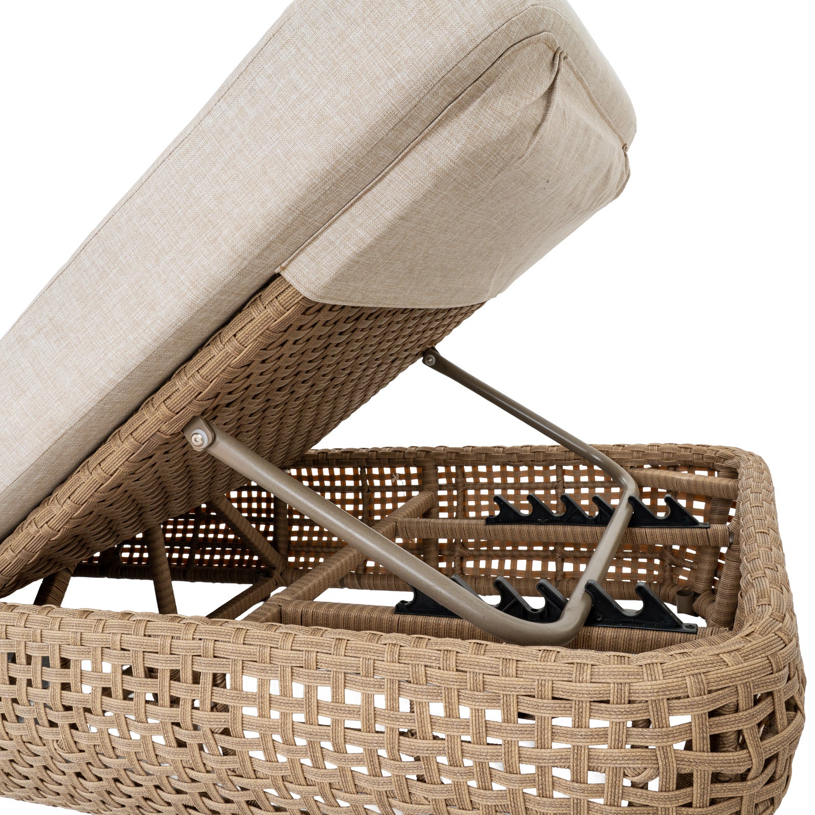 Ashington Rattan Outdoor Sunbed